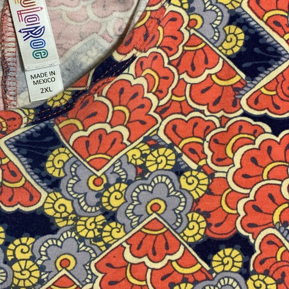 Lularoe Perfect T - Picture 2 of 2